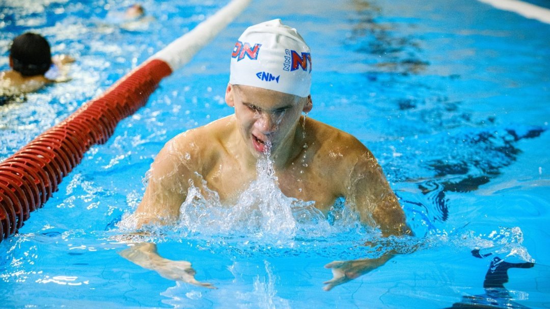 Natation R Fugi Nyon Ce Jeune Ukrainien R Ve De Jeux Paralympiques