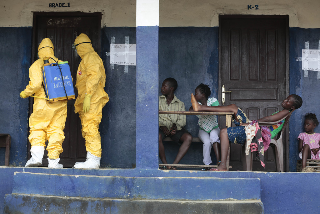 Malgré la réaction massive de la communauté internationale, Ebola a déjà fait plus de 6500 victimes.