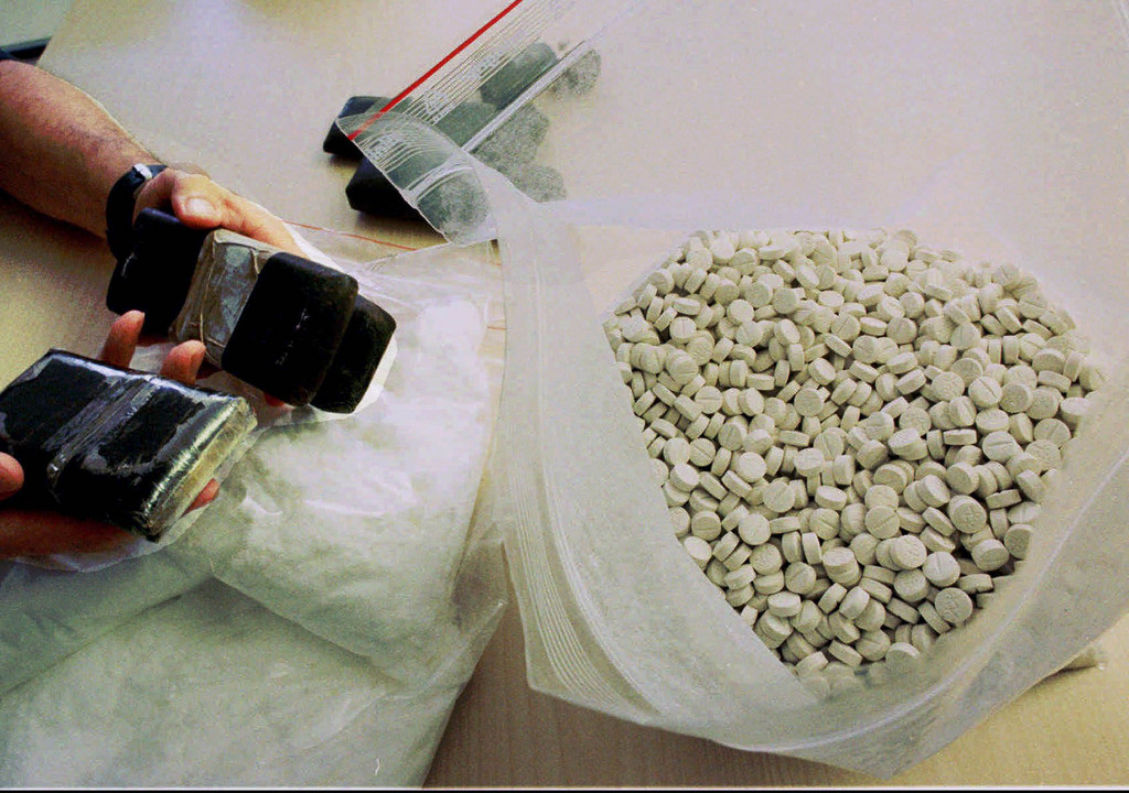 Une Suissesse de 40 ans projetait d'importer clandestinement 3000 pilules d'ecstasy en Suisse. Elle a été arrêtée par les douaniers à la fin mars.