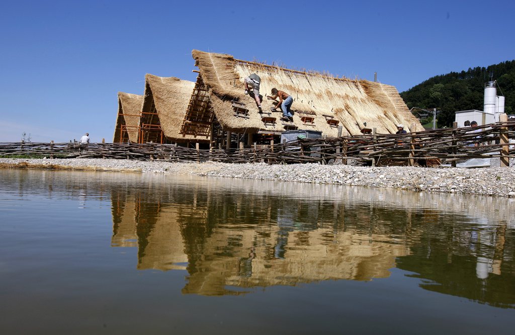 Une lame en cuivre découverte lors de fouilles à Horw (LU) en 1920 date en réalité de 4000 ans avant J-C. Il s'agit de la plus ancienne pièce en métal jamais trouvée en Suisse. Elle sera exposée le samedi 8 juin sur le site palafitique de Wauwil (LU). 