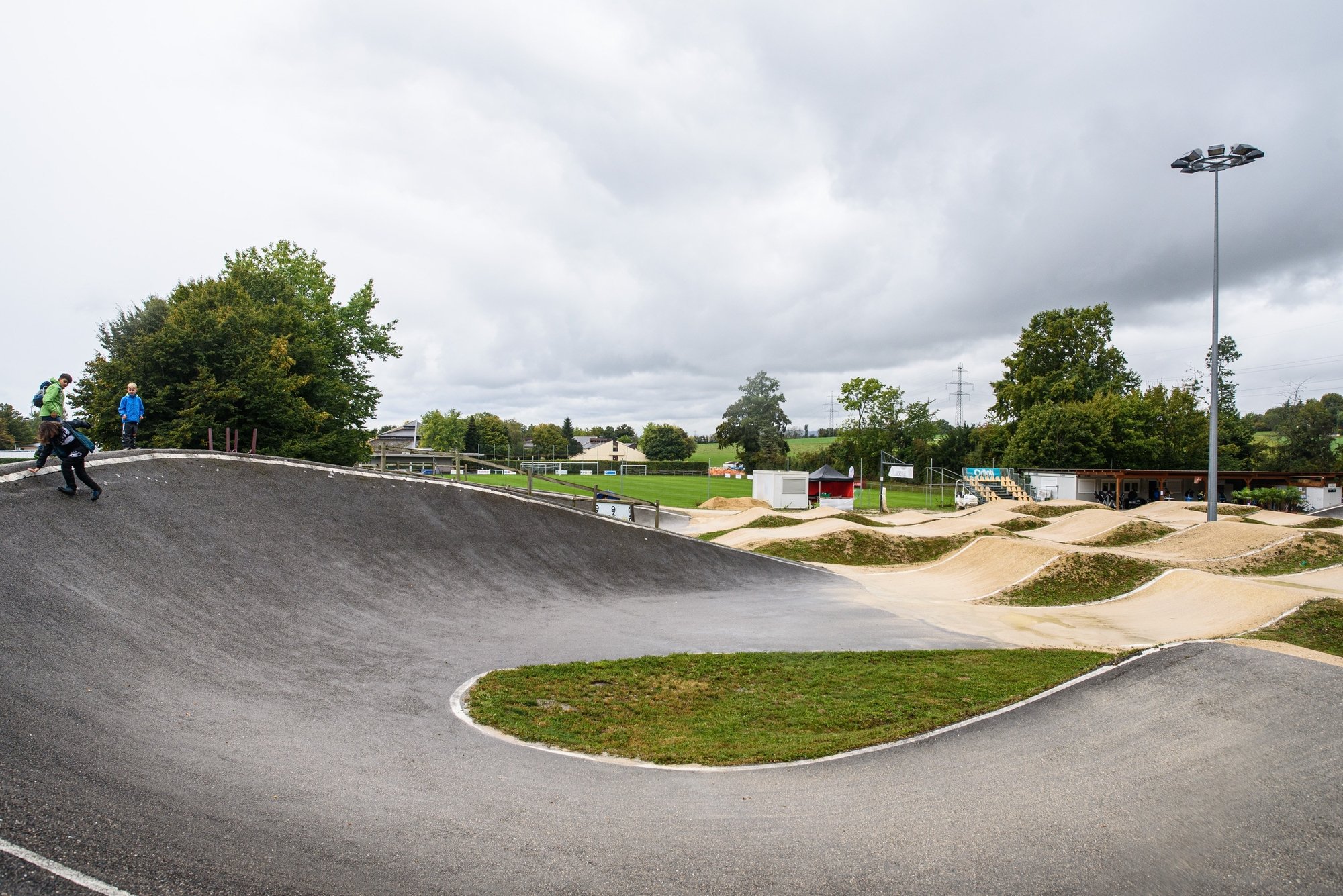 Les bourrasques ont transformé la piste du Grand Record en morne plaine.