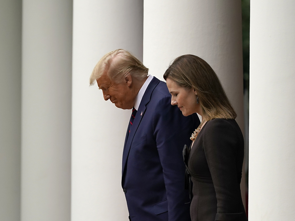 En nommant la juge Amy Coney Barrett à la cour suprême, le président américain Donald Trump va ancrer encore un peu plus dans le conservatisme l'institution américaine.