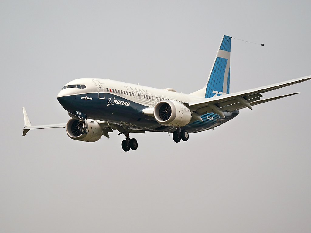 L'agence fédérale de l'aviation américaine (FAA) doit encore approuver la formation nécessaire pour les pilotes avant tout vol du Boeing 737 MAX dans le ciel américain (archives).