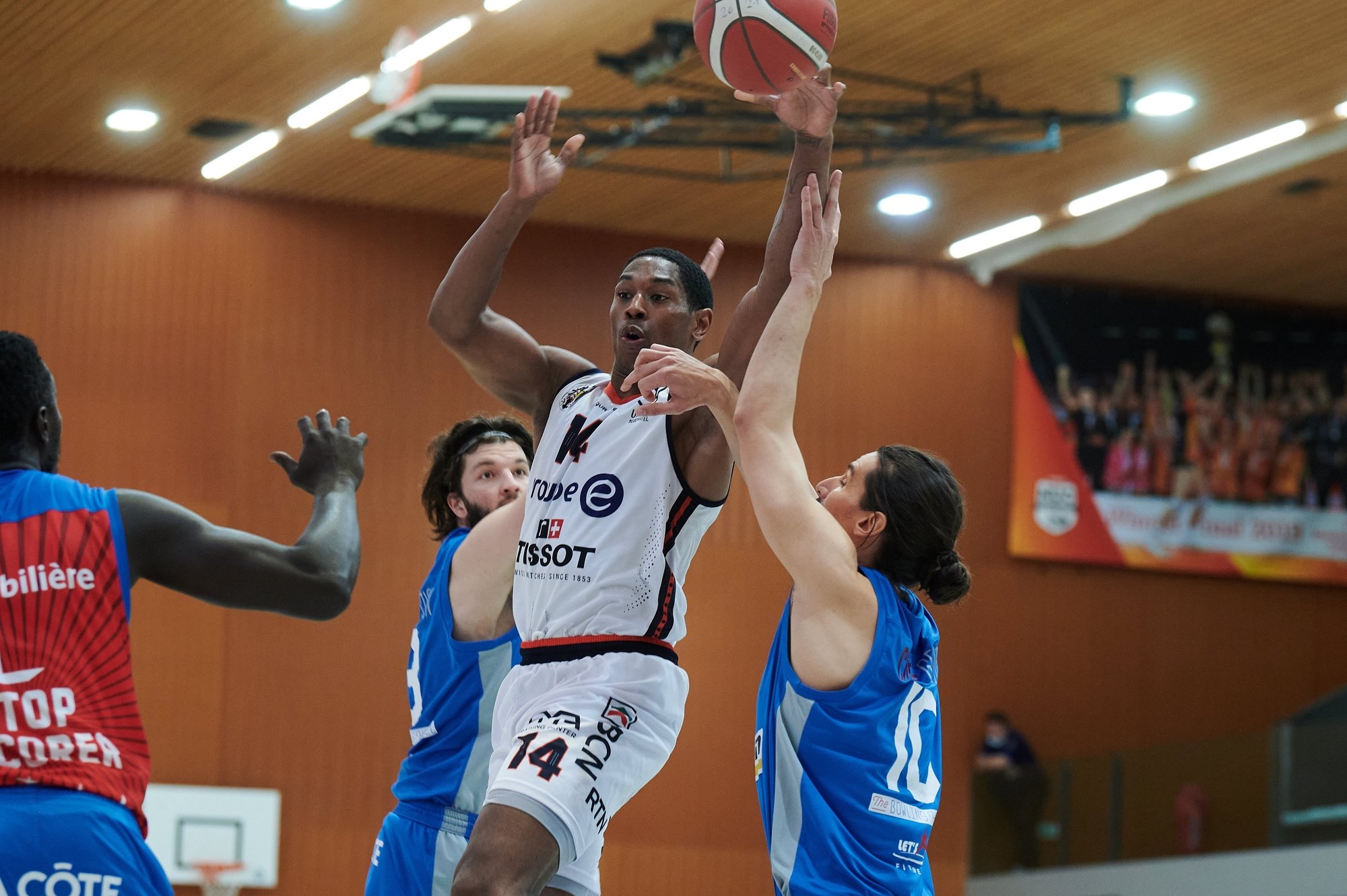 Pas très adroit sur la ligne des lancers franc (0/6), Markel Humphrey a mis un panier à trois points décisif dans les dernières secondes du match.