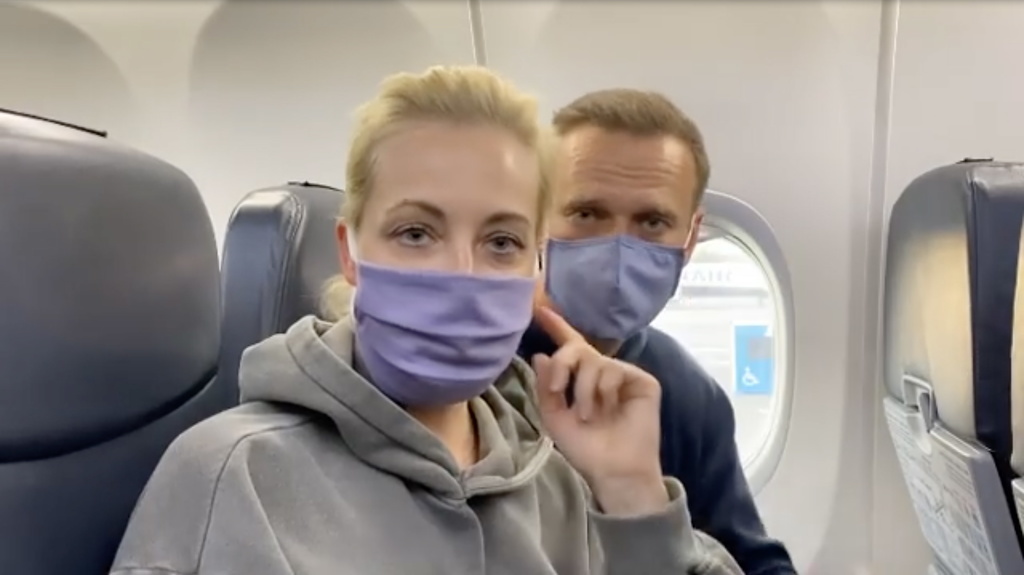 "Comme d'habitude, les autorités russes sont caractérisées par leur peur", a souligné M. Navalny, tournant en dérision les mesures drastiques prises par l'aéroport Vnoukovo.
