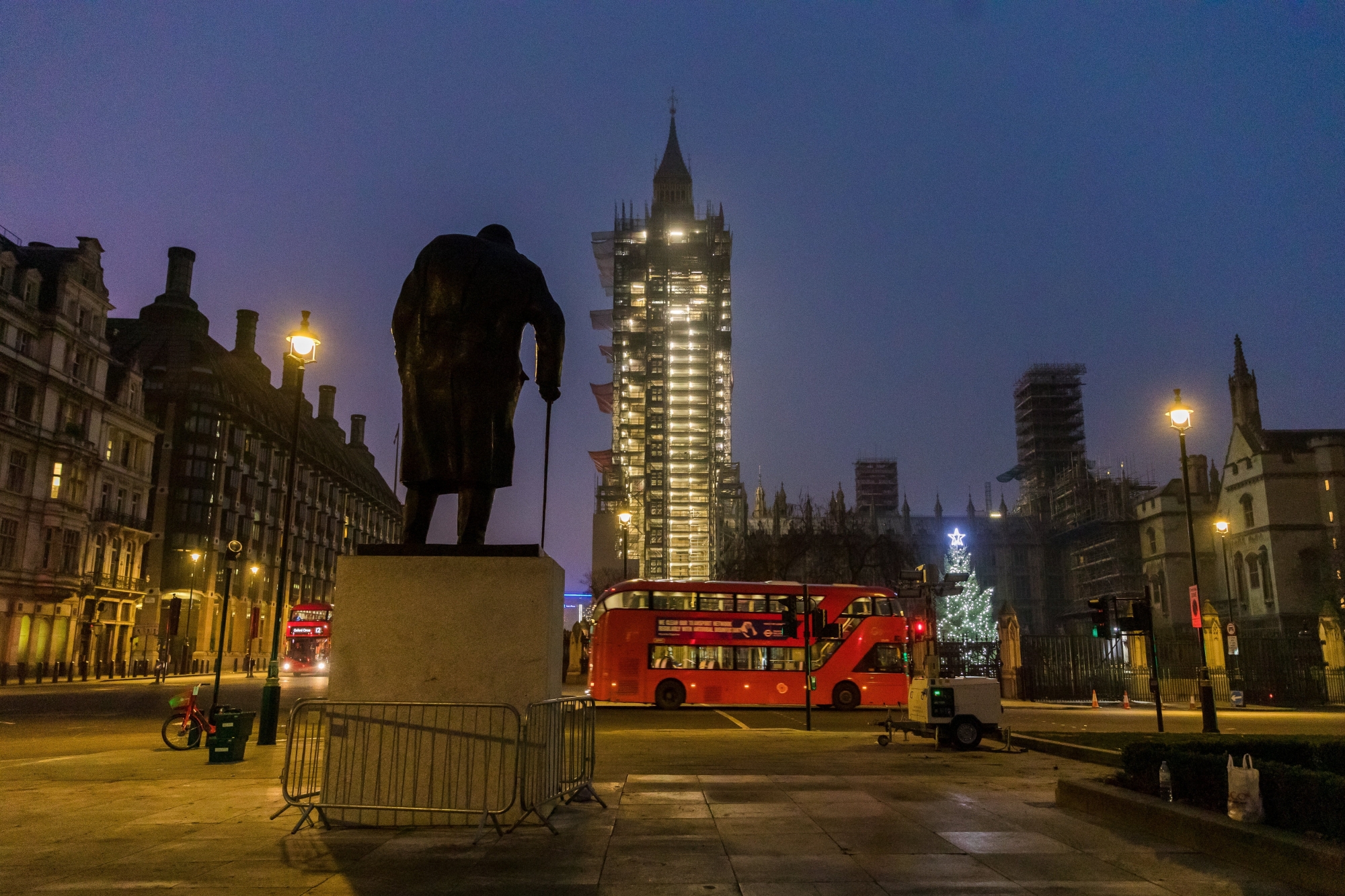 Le 1er janvier, à Londres, la statue de Winston Churchill a entendu Big Ben, qui a sonné la sortie du Royaume-Uni de l’UE.