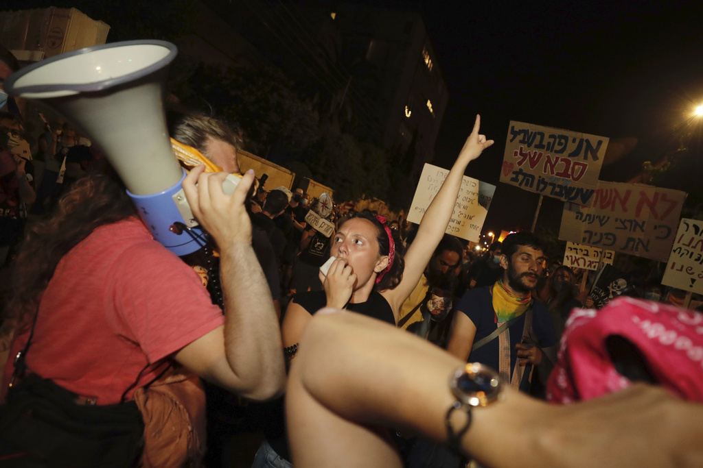 Les protestataires se rassemblent régulièrement depuis juin 2020 rue Balfour pour crier leur mécontentement (ARCHIVES).