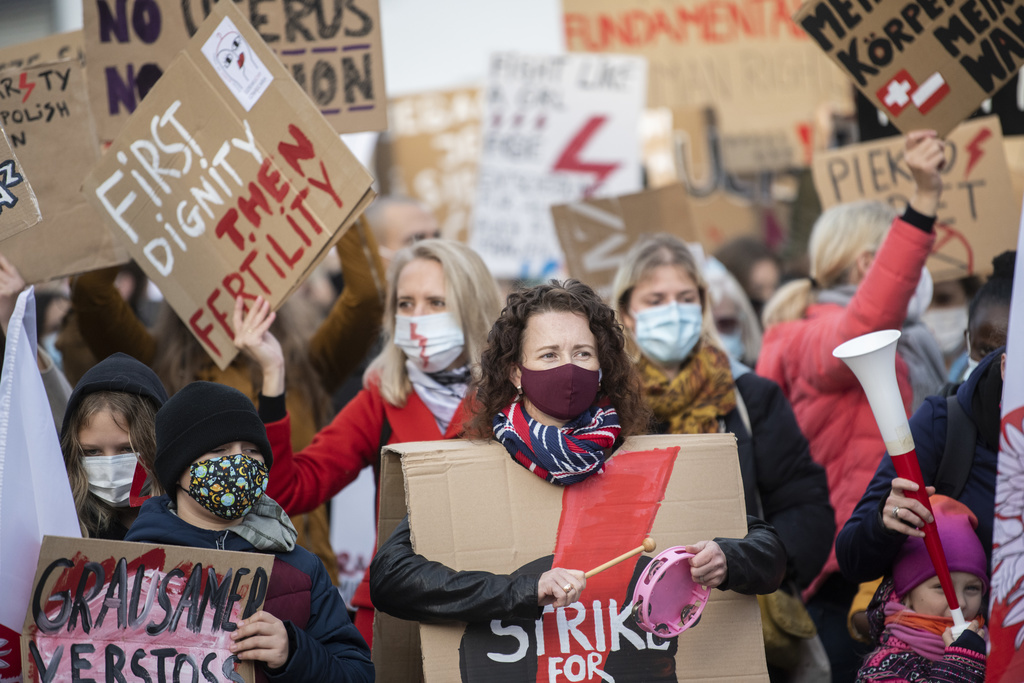 En prévision de la journée internationale des femmes lundi, le collectif "Grève féministe Zurich" avait appelé à manifester sous la forme d'un parcours politique.