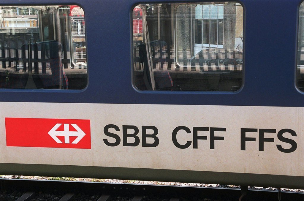 Les CFF conseillent les voyageurs partant de Genève et Lausanne pour Berne, Bâle et Lucerne d'utiliser les trains passant par Bienne (BE).