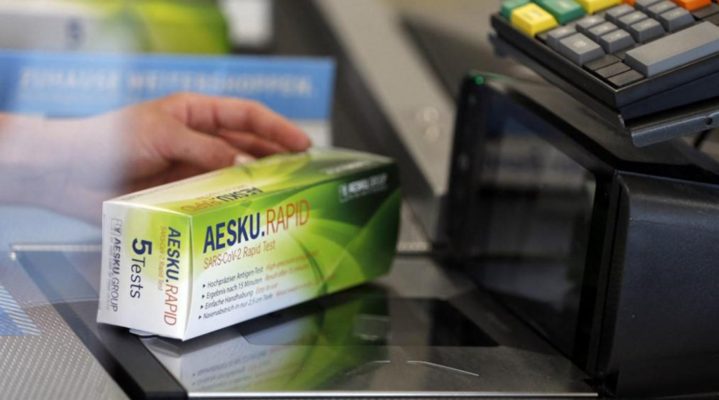 Les Allemands peuvent déjà s'acheter des autotests en pharmacie.