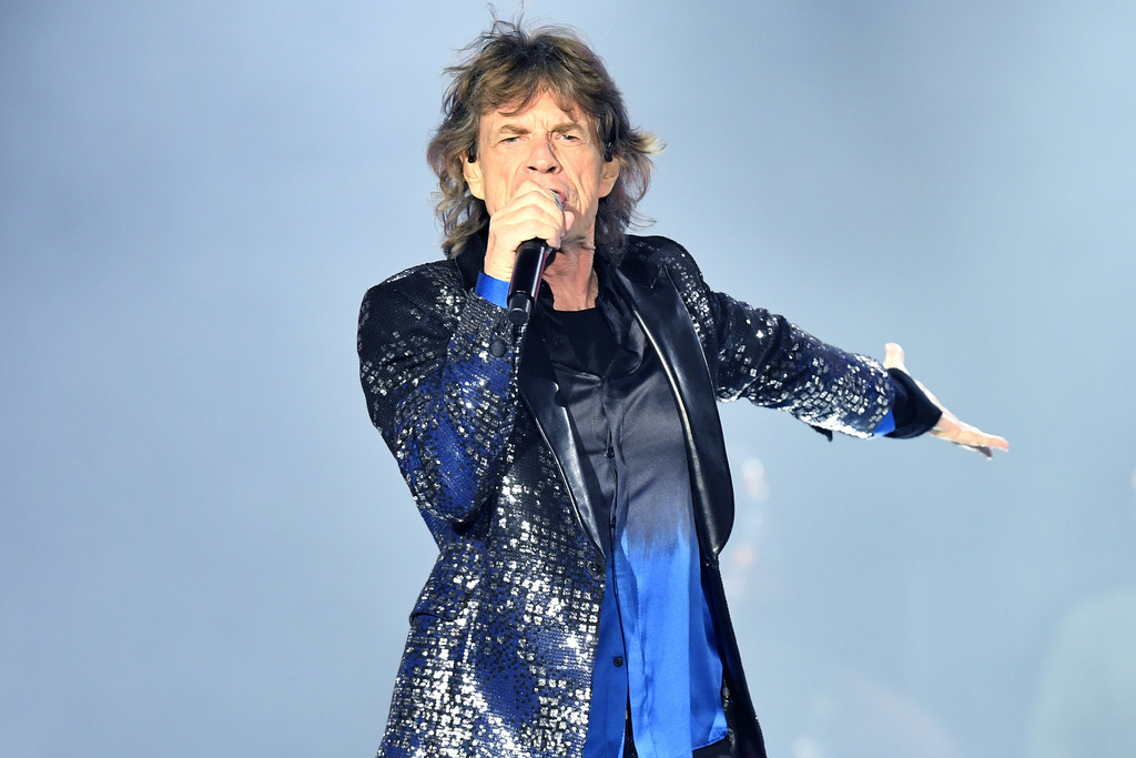 "C'est une chanson que j'ai écrite sur le fait de sortir du confinement, avec un optimisme dont on a tant besoin", a commenté Mick Jagger, ravi de sa collaboration avec Dave Grohl.