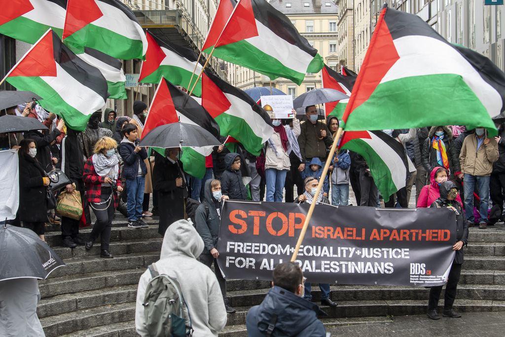 A Genève, des manifestants ont appelé à une Palestine libre en réponse aux jours de violentes confrontations entre les forces de sécurité israéliennes et les Palestiniens à Jérusalem. 