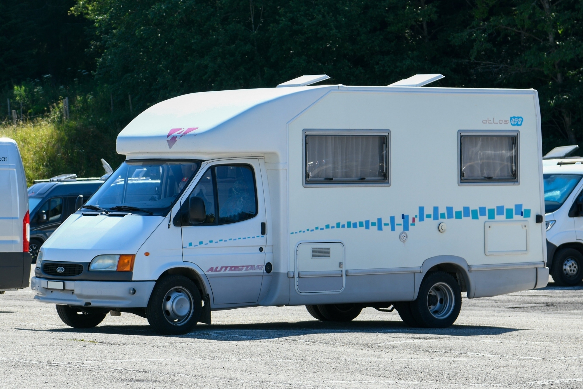 Le camping-car d'occasion a été laissé sans plaque durant huit semaines sur les places réservées par un commerçant (photo d'illustration).