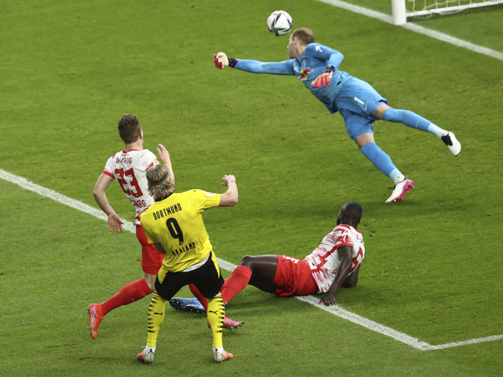 Erling Haaland inscrit le 2-0 pour le BVB.