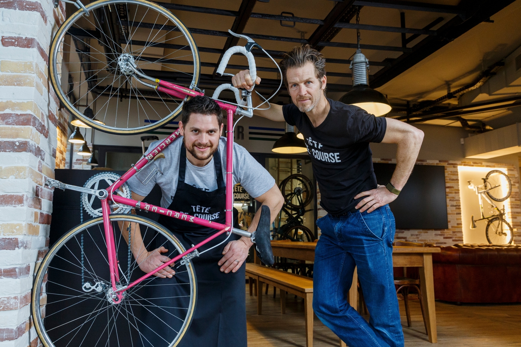 Le resto-atelier Tête de course aide à réparer ces vélos.