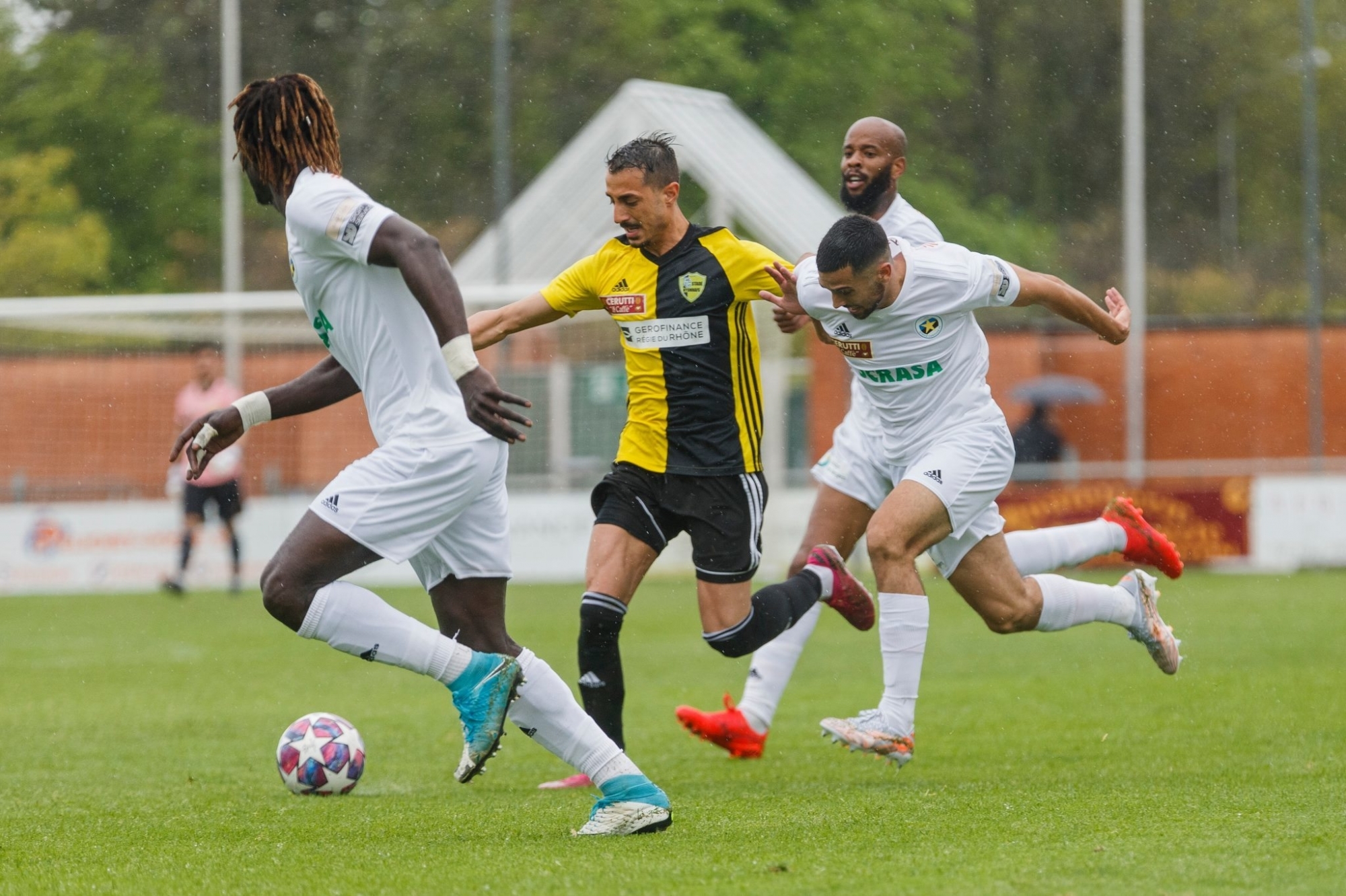 Shaho Maroufi et les "jaune et noir" ont glané un point mérité face à Carouge.