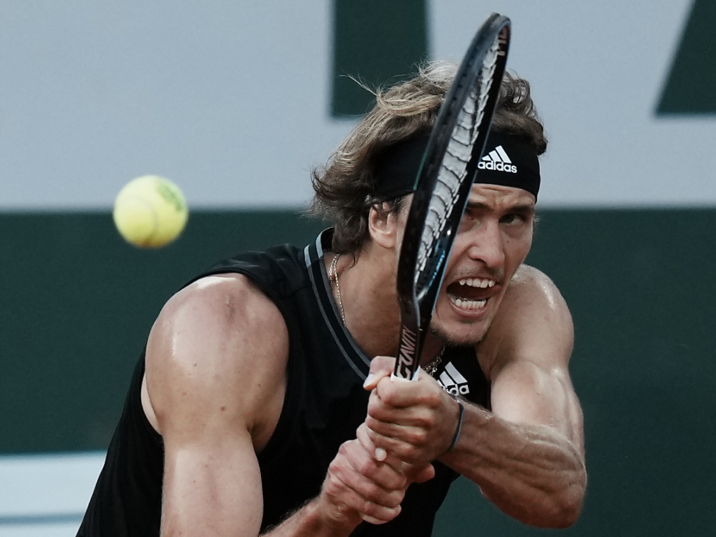 Zverev affrontera Medvedev ou Tsitsipas en demi-finale à Paris.