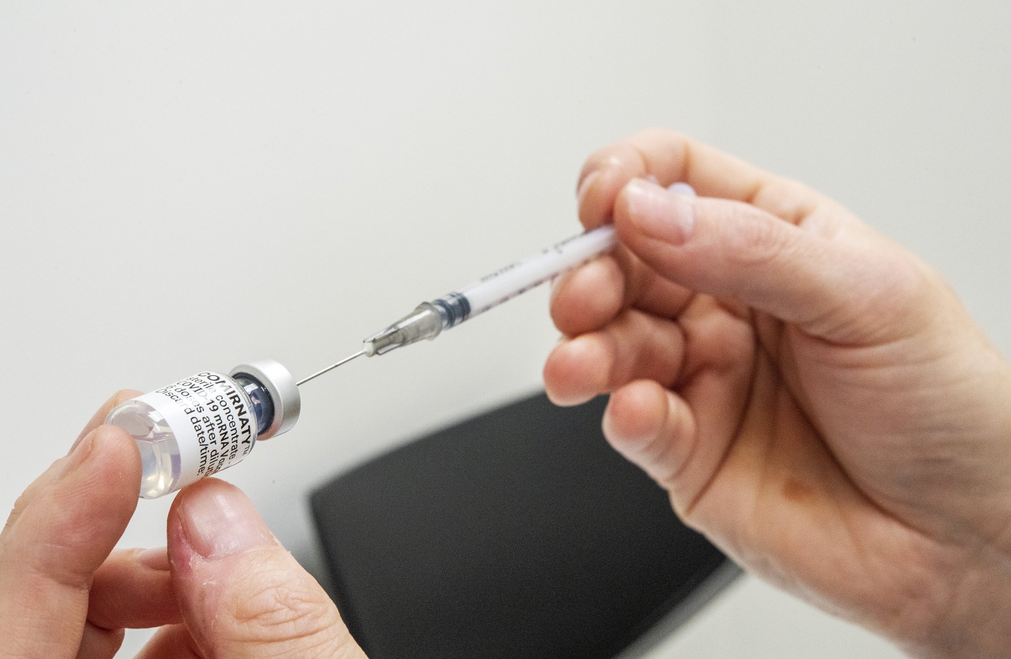 On fait le point sur les effets indésirables des vaccins anti-Covid.