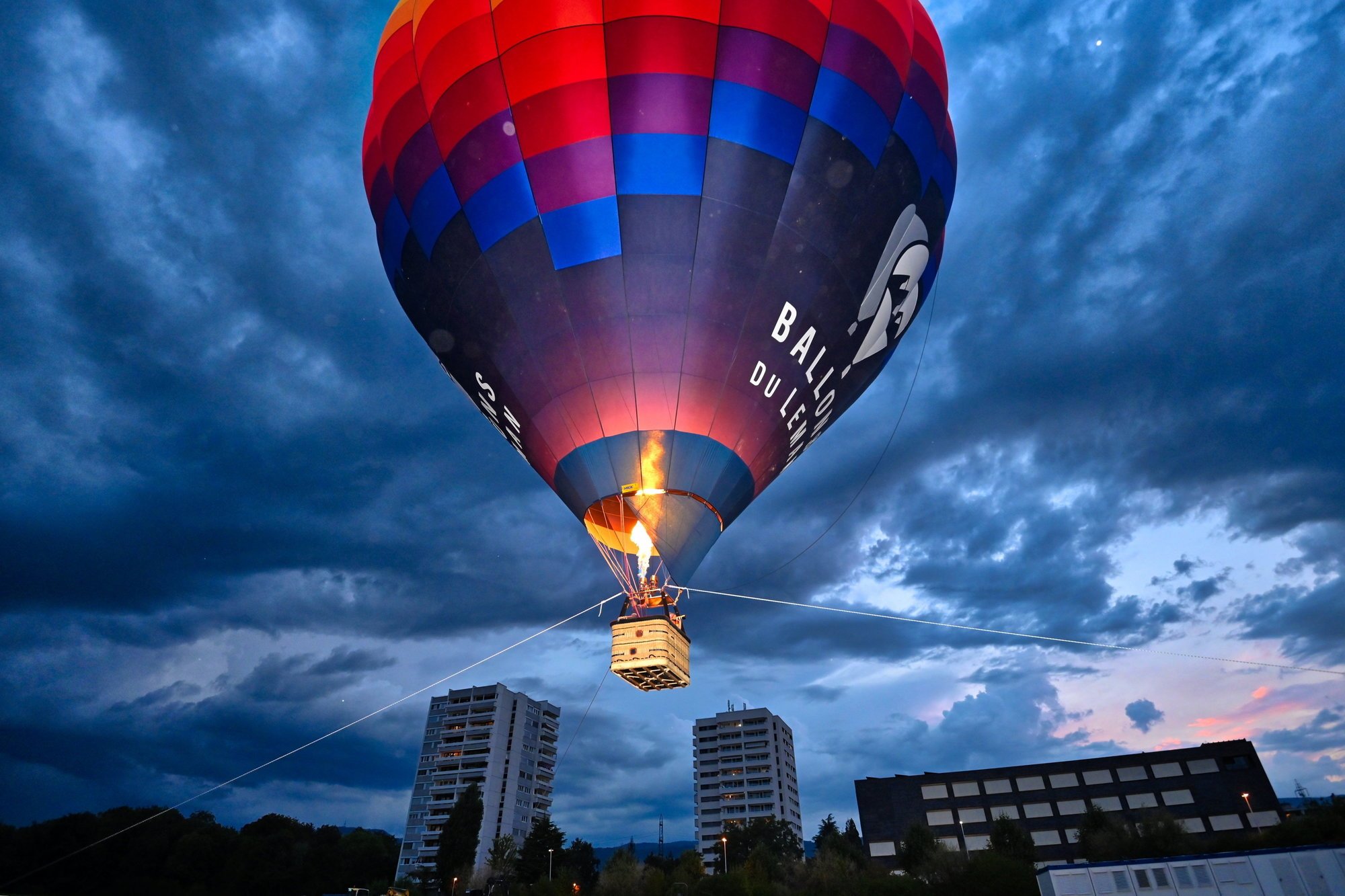 Après les montgolfières dans le ciel de Gland l'an dernier, la deuxième ville du district tentera encore une nouveauté en projetant des vidéos sur un ballon blanc hissé à 100 mètres au-dessus du sol.