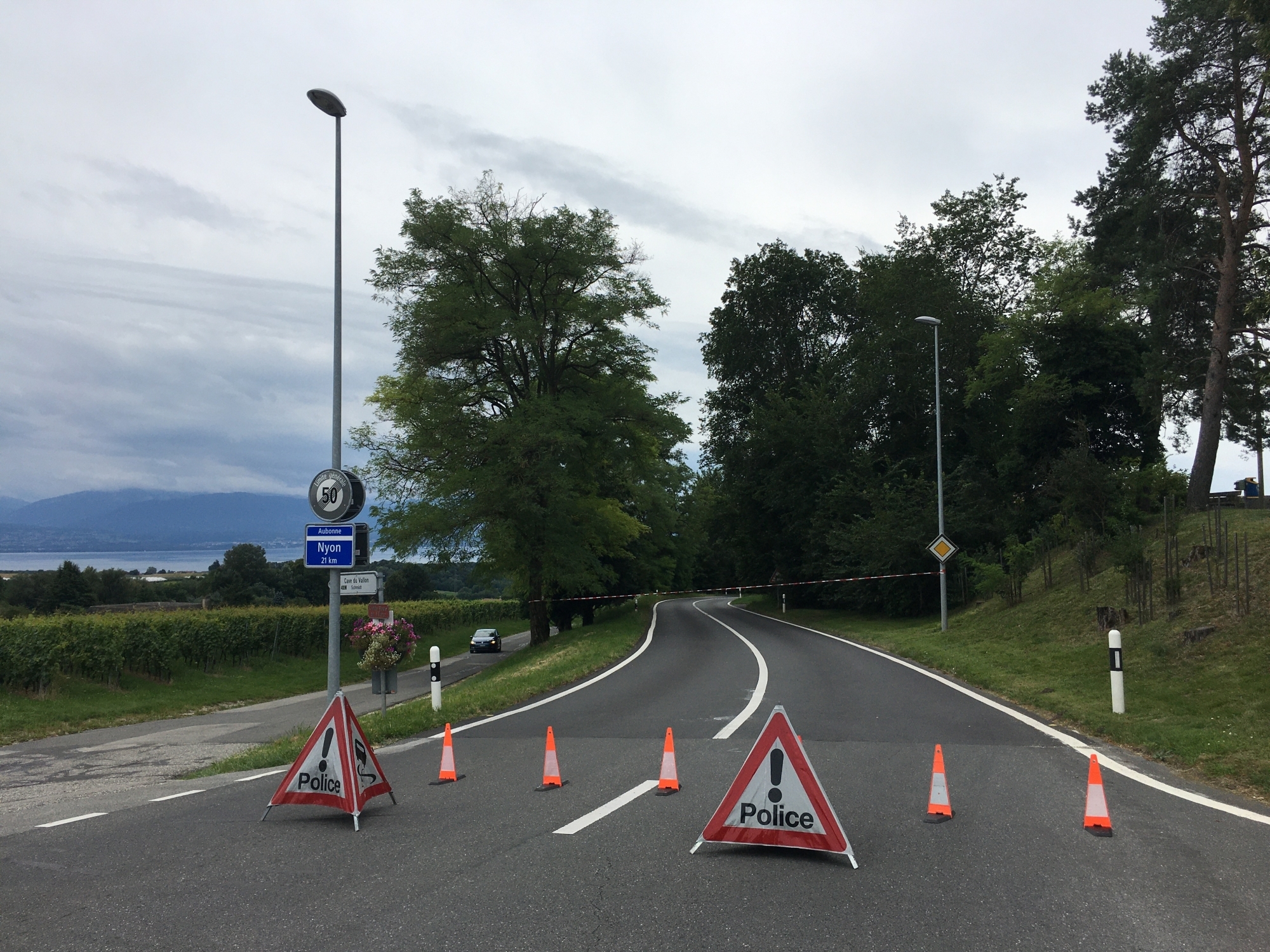 Samedi, en début d'après-midi, la route était encore fermée entre Lavigny et Aubonne.
