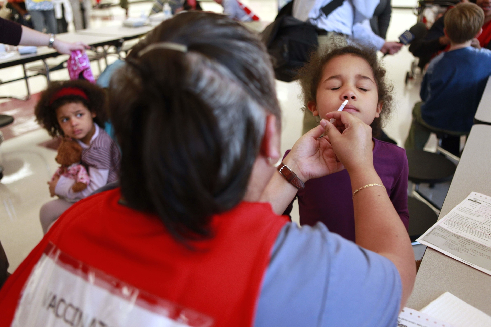 Huit vaccins intranasaux sont en cours d’évaluation clinique (étude sur l’homme) à travers le monde, des Etats-Unis à Cuba en passant par la France ou la Belgique.