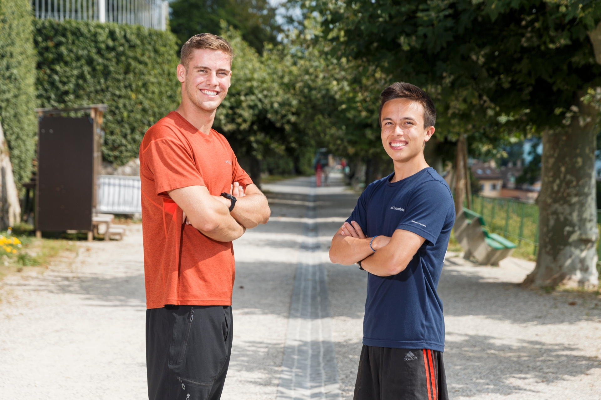 En vue de leur périple, Alexandre et Enzo ont échangé avec un trailer ayant effectué la Via Valais et des guides qui les ont briefés sur la météorologie en montagne.