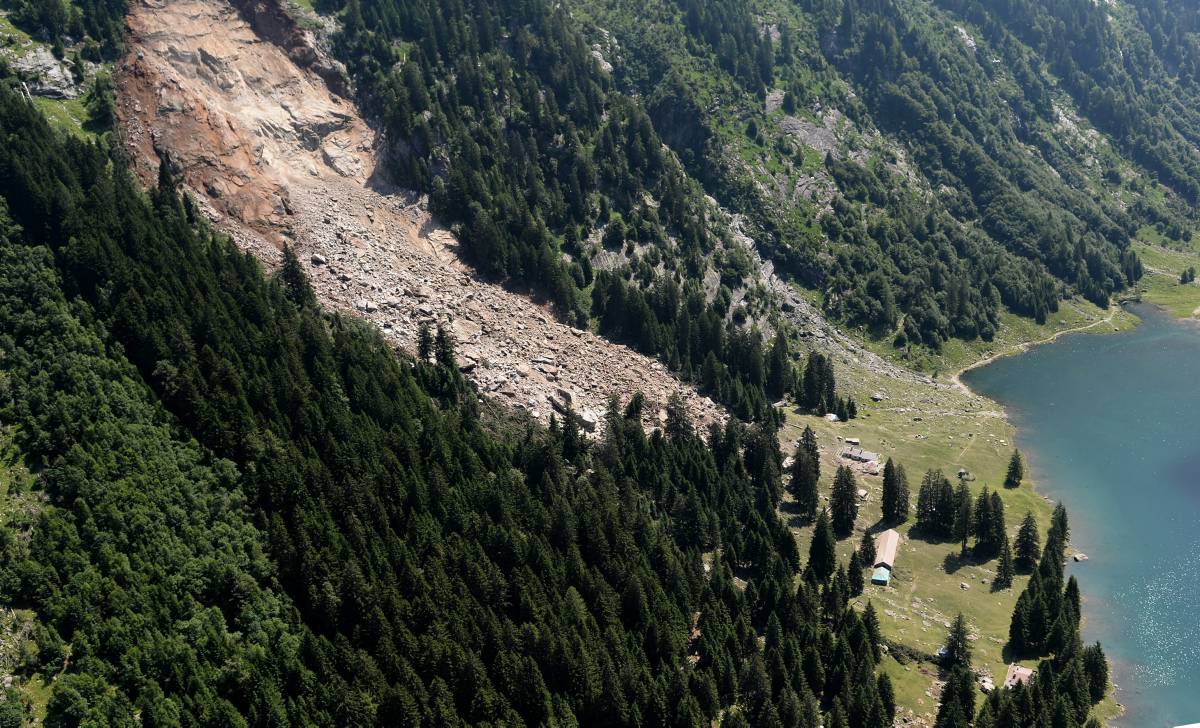 Une femme, touchée par une pierre, est décédée suite au glissement de terrain dans le Val Mesolcina.