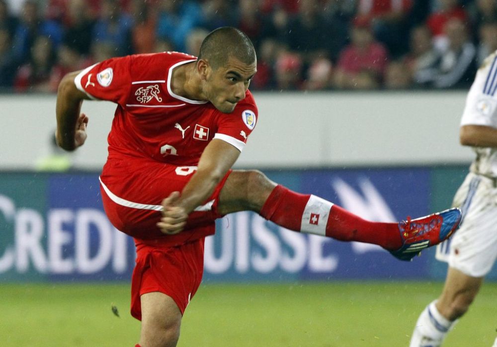 Switzerland's Eren Derdiyok in action during a Worldcup qualification soccer match between Switzerland and Albania at the Swisspor Arena in Lucerne, Switzerland, Tuesday, September 11, 2012. (KEYSTONE/Urs Flueeler)....