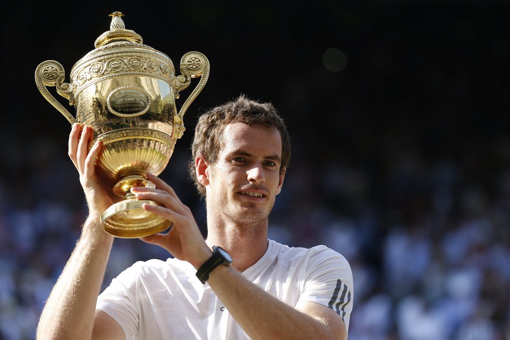 Andy Murray peut enfin brandir le trophée londonien.