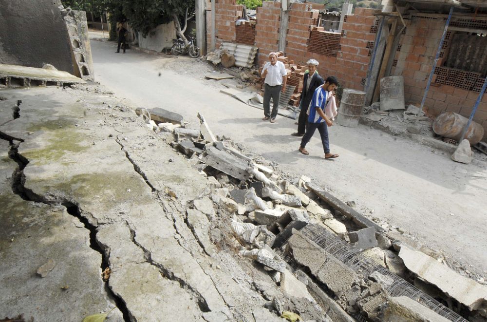 Des chercheurs ont découvert que certains séismes pouvaient dégager des quantités énormes de méthane. (Ici, les dégâts d'un tremblement de terre à Hamam Melouane, près de Blida, en Algérie).