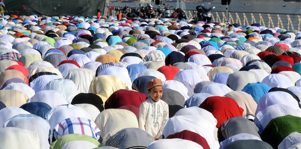 La prière du lever du soleil ce jeudi matin marquait la fin du Ramadan à travers le monde. Ici à Palerme, en Italie.