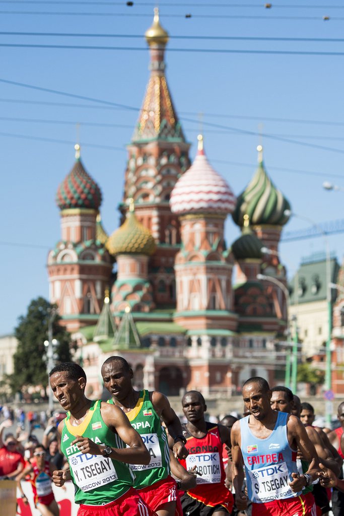 Kiprotich (au centre avec le maillot rouge) a fait preuve d'une belle maîtrise pour l'emporter.