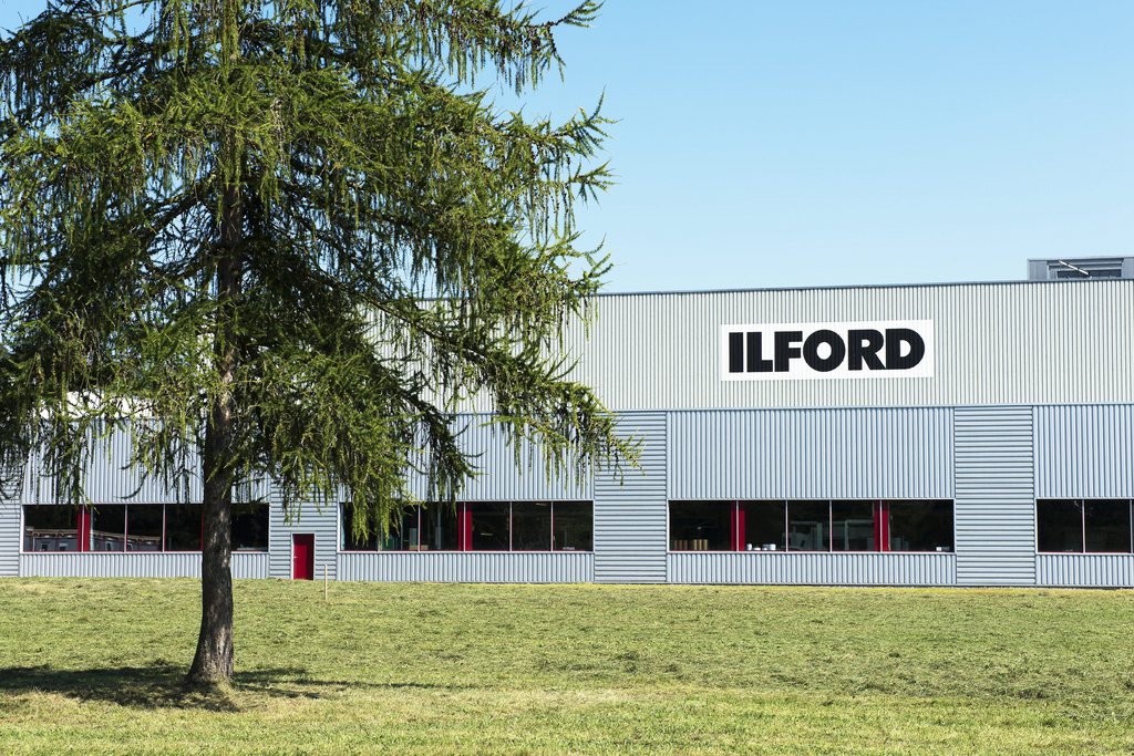 La faillite a été évitée de justesse pour l'entreprise Ilford Imaging à Fribourg. Deux de ses dirigeants ont racheté l'entreprise.