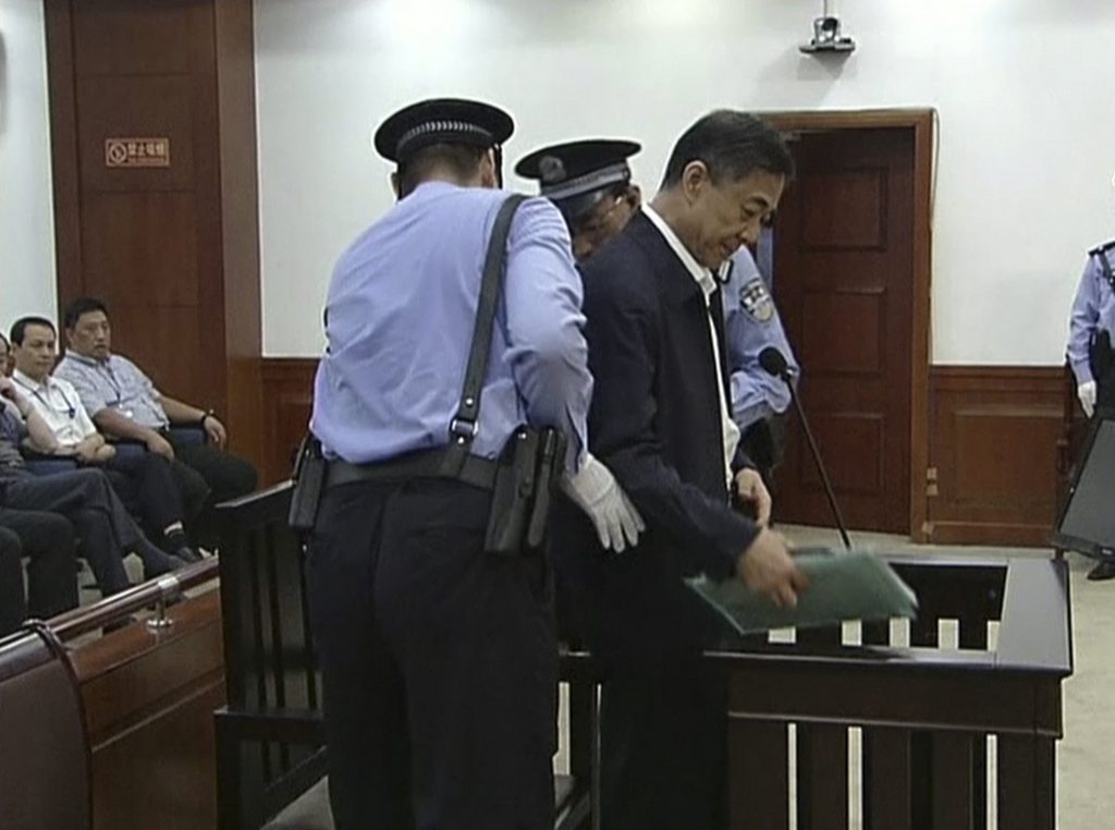 Les infractions reprochées au dirigeant déchu chinois Bo Xilai sont "extrêmement graves", a affirmé lundi le procureur. 