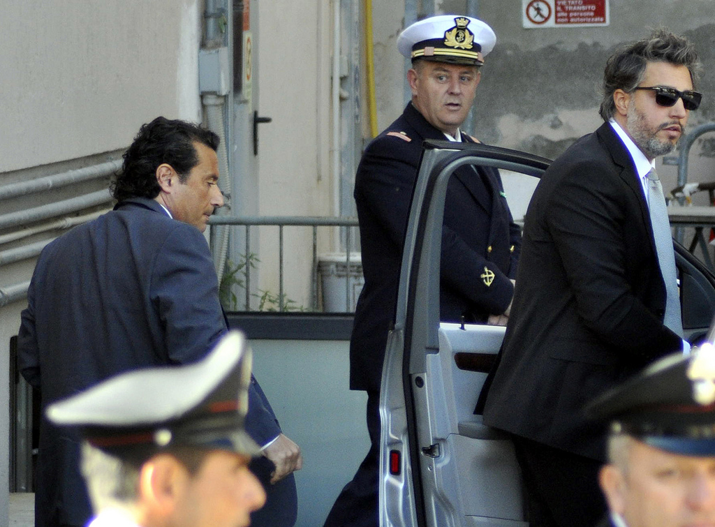 Le procès du commandant du Concordia, Francesco Schettino, s'est ouvert mardi à Grosseto, en Toscane, un an et demi après le naufrage du paquebot qui avait fait 32 morts. Mais il a aussitôt été reporté pour cause de grève des avocats.