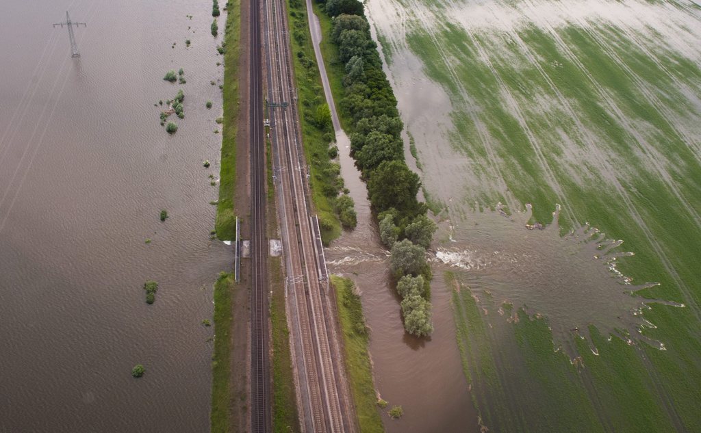 Swiss Re estime que les récentes inondations en Europe centrale et orientale vont lui coûter environ 300 millions de dollars (289 millions de francs).