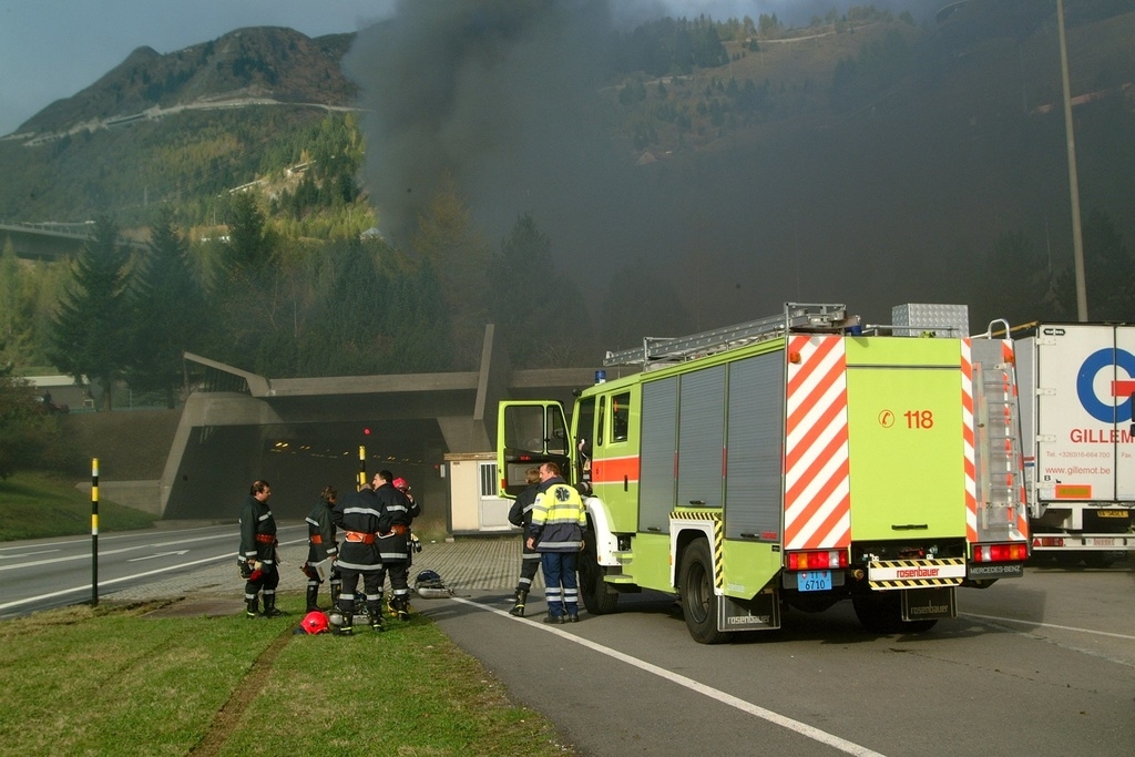 Plus de 300 secouristes ont été mobilisés, mais ils n'ont atteint le lieu de l'accident que deux jours plus tard, car la galerie menaçait de s'effondrer.