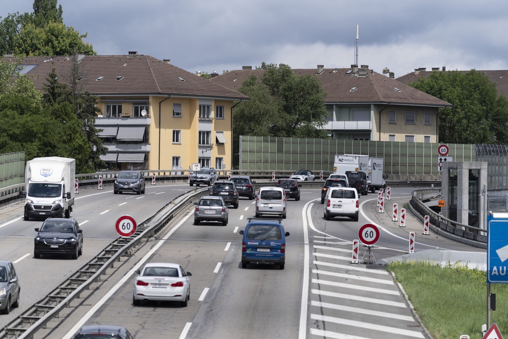 En janvier 2026, les boîtes noires seront obligatoires dans les nouveaux types d'utilitaires lourds, les camions et les bus. Avant un élargissement en 2029 à tous ces véhicules neufs. (illustration)