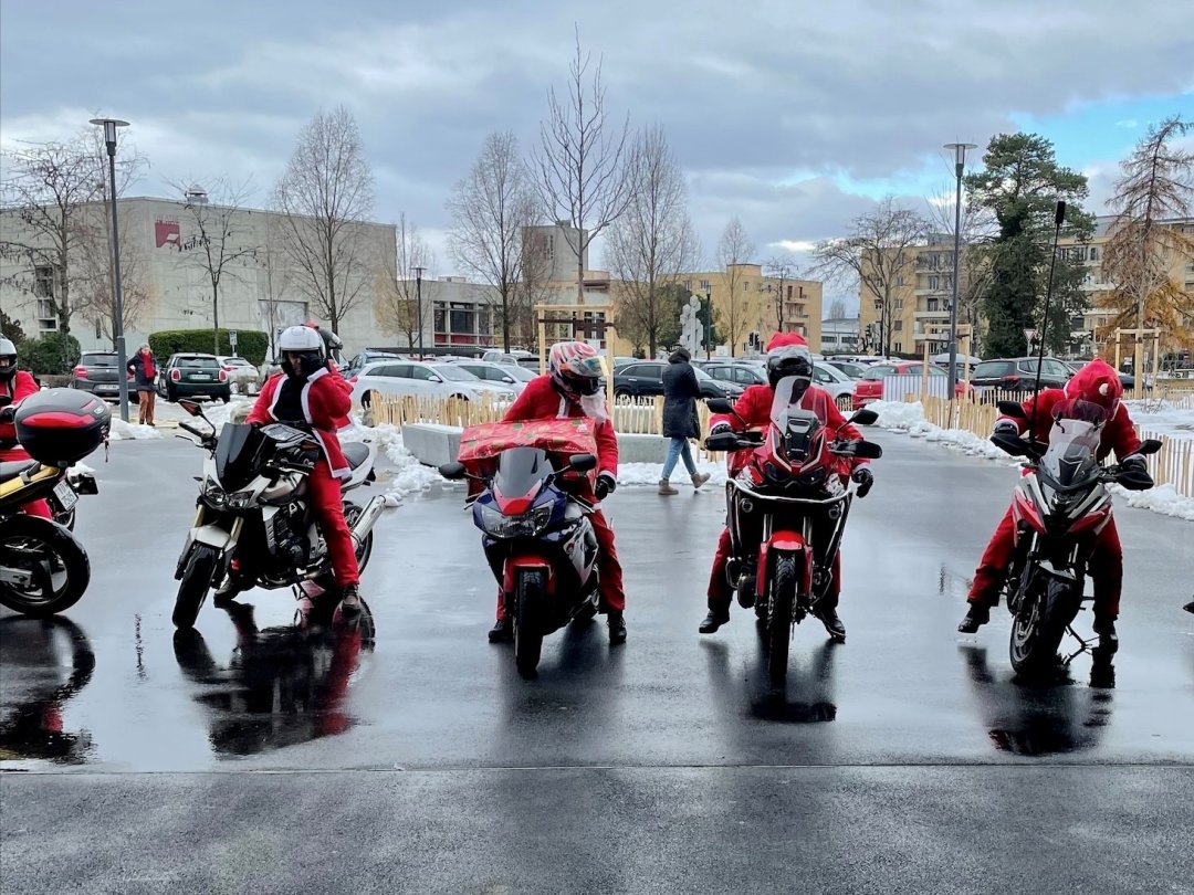 Les motards à leur arrivée devant l'hôpital de Nyon, le 11 décembre dernier.