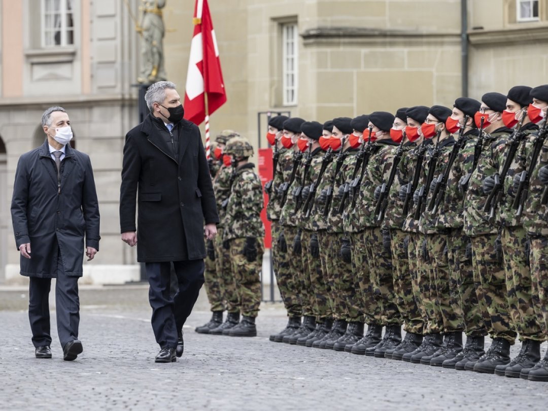 Le chancelier autrichien Karl Nehammer a eu droit aux honneurs militaires à son arrivée à Zofingue.