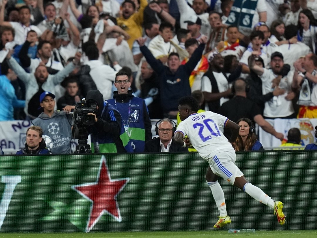 Vinicius Junior célébrant l'ouverture du score.