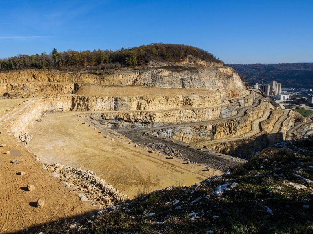 Le cimentier Holcim va pouvoir exploiter la carrière du Mormont cinq années supplémentaires