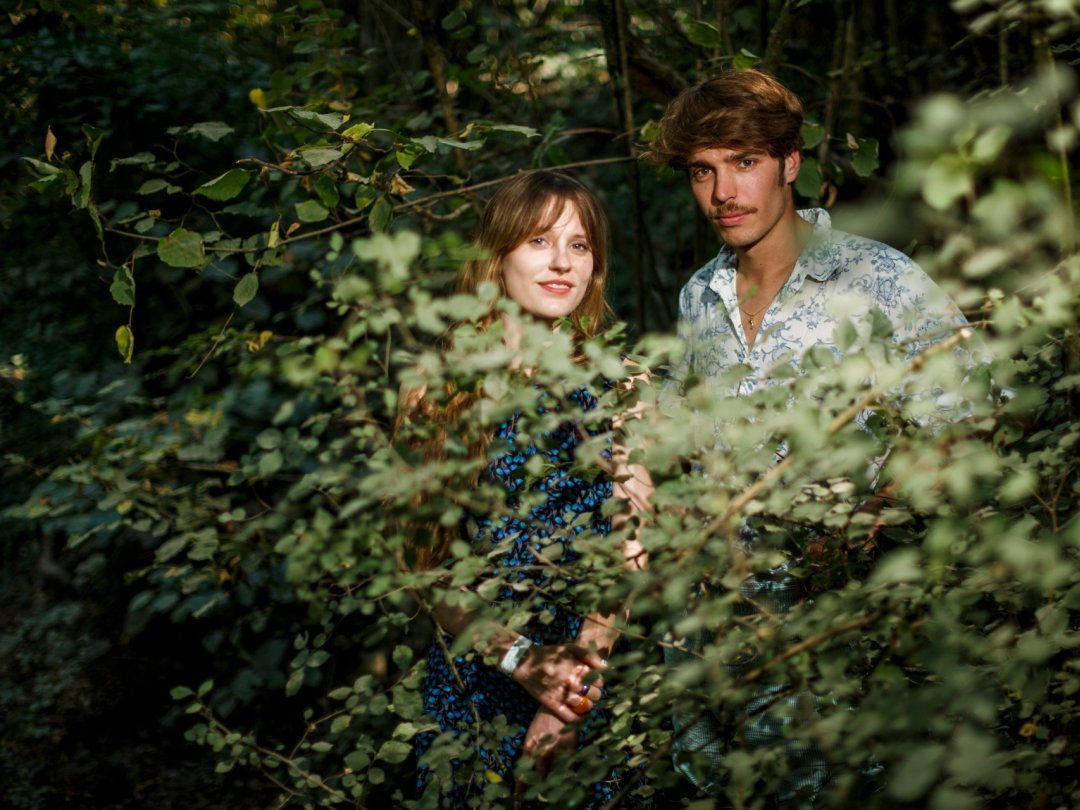 Formé en 2019, le duo Baron.e est composé de Faustine Pochon et d'Arnaud Rolle.