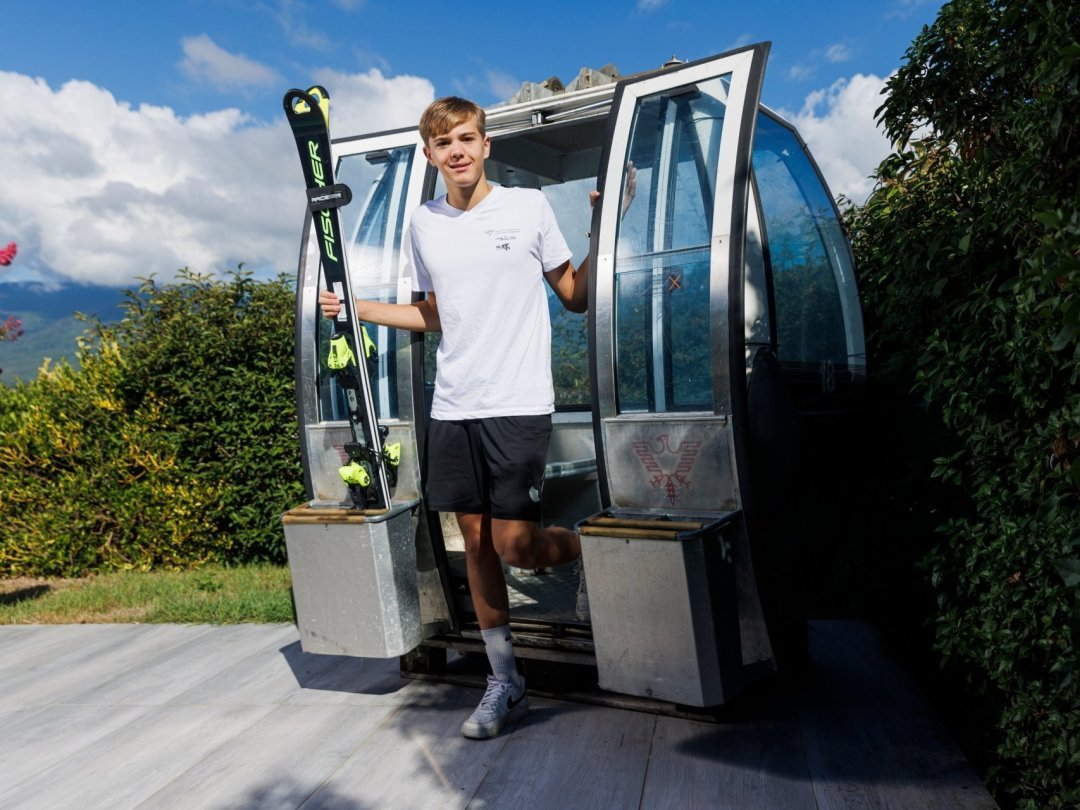 Les Maillard ont récupéré à Val d’Isère cette ancienne télécabine, qui trône fièrement dans le jardin familial.