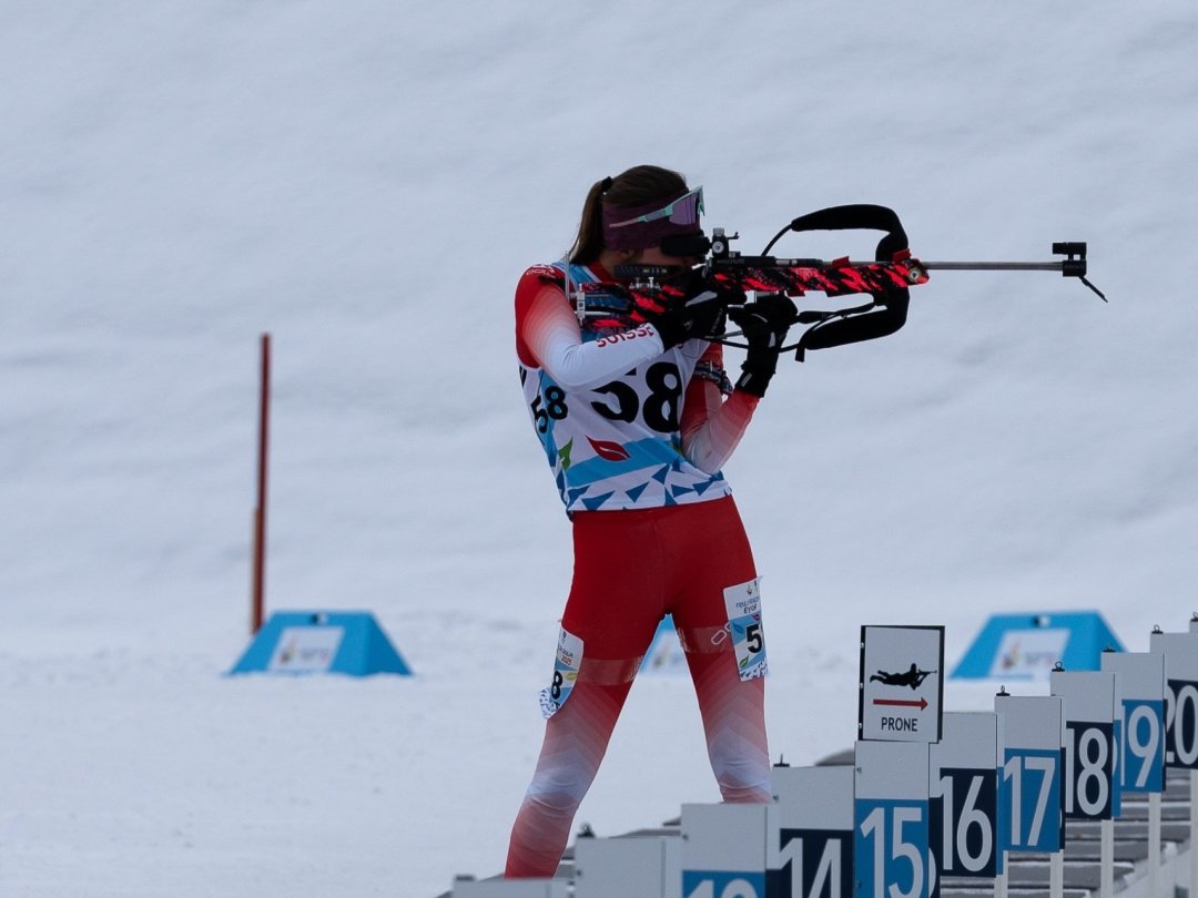 Après son sans-faute au tir lors du sprint (photo), Maëline Triponez a réussi un 18/20 jeudi lors de l'individuelle.