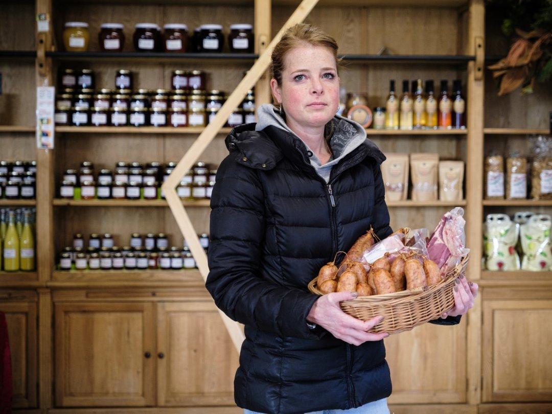Laura Moser, à la ferme Château-Blanc, a fermé définitivement les portes de son marché paysan faute de clients.