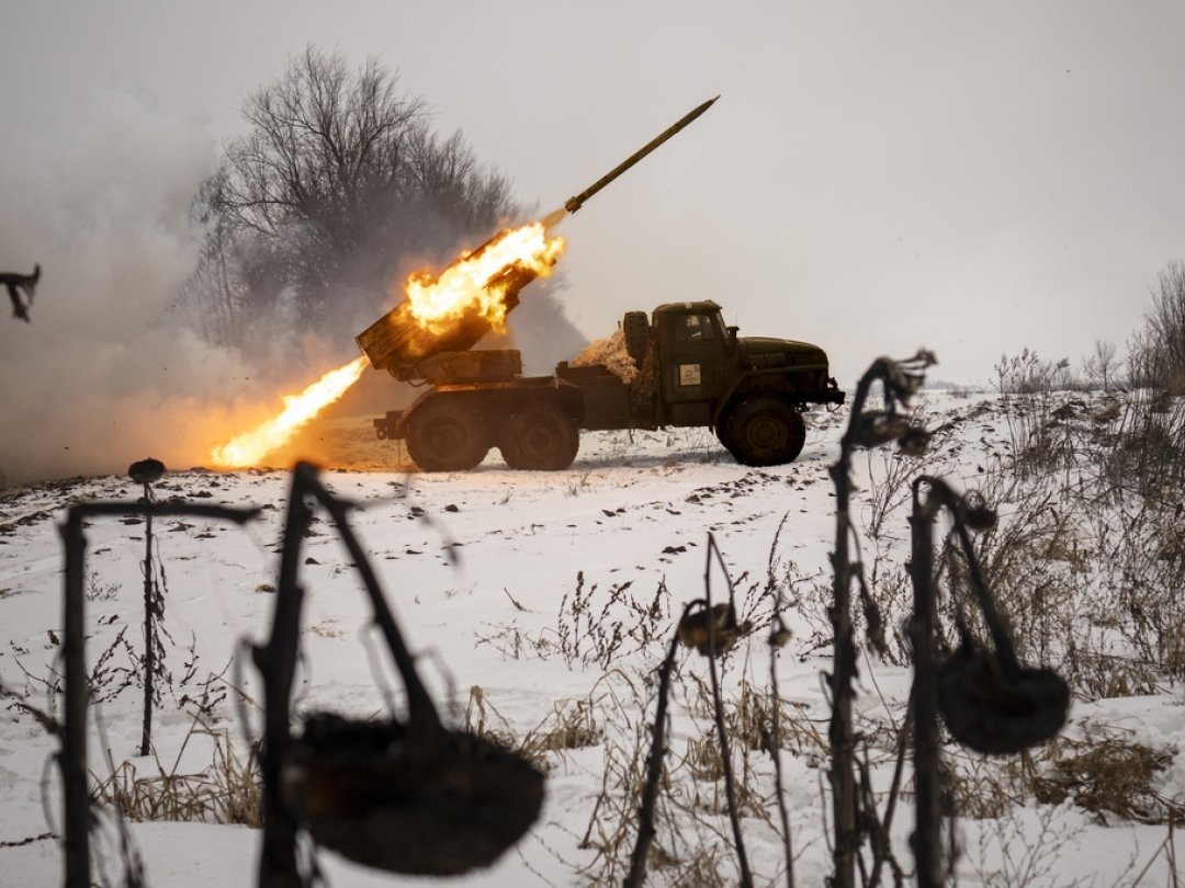 L'armée ukrainienne aurait recouru à des roquettes américaines, ici un lanceur en action en février dans la région de Kharkiv, en Ukraine.