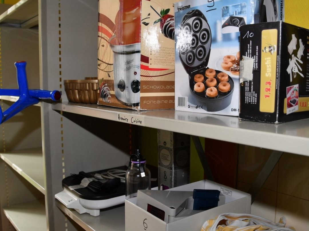 La bibliothèque d'objets en tout genre de La Manivelle Nyon est ouverte gratuitement tout le mois de février.