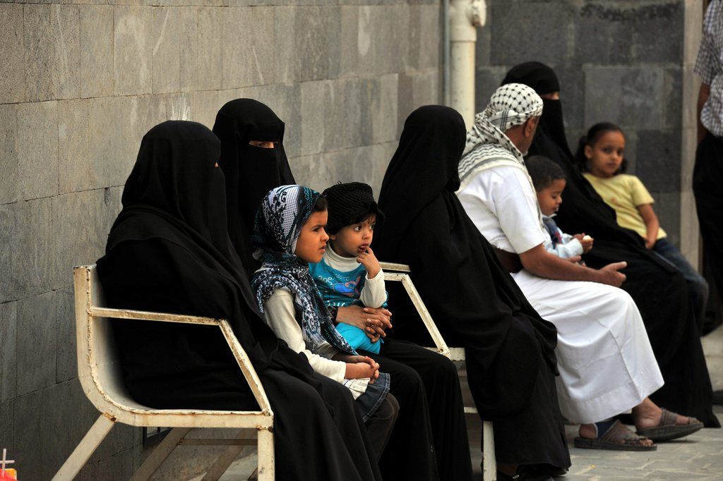 Les familles acceptent souvent de mariées leur fille pour de l'argent. 