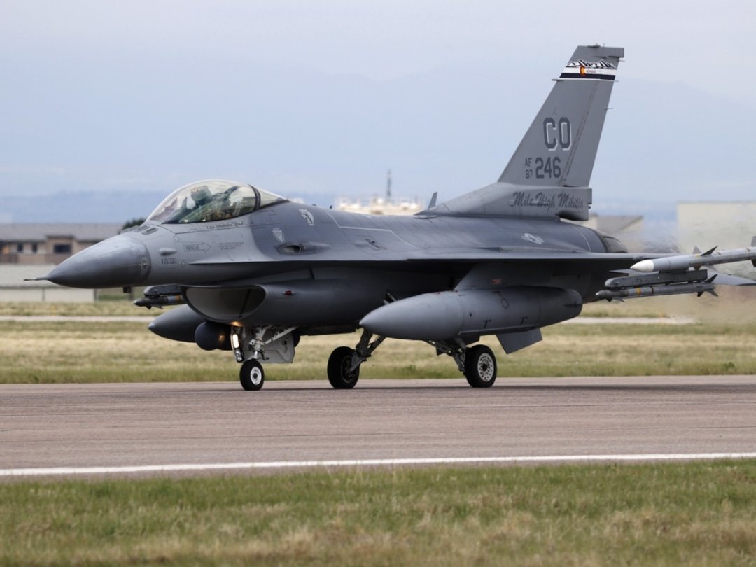 Joe Biden fait face à une pression grandissante pour autoriser l'envoi de chasseurs F-16 à l'Ukraine (archives).